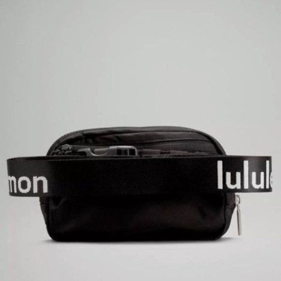 Lululemon Everywhere Belt Bag Black White Logo Crossbody Nwt - Picture 2 of 6